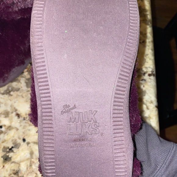 Women’s Muk Luks Amira Slipper size 7-8 - Picture 3 of 4